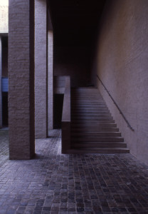 Trap in het atrium van de Abdij Sint-Benedictusberg te Vaals (foto Maarten Brinkgreve)