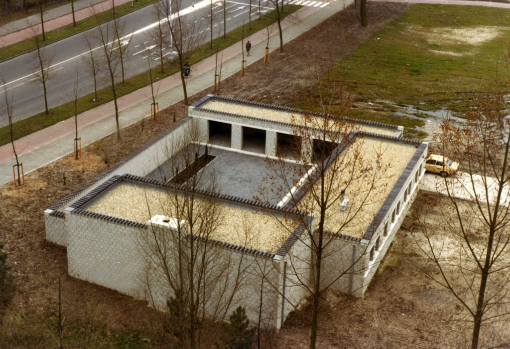 afb. 2 Vogelvlucht van het in 1982 gebouwde Huis Naalden te Best (foto: Jos Naalden)